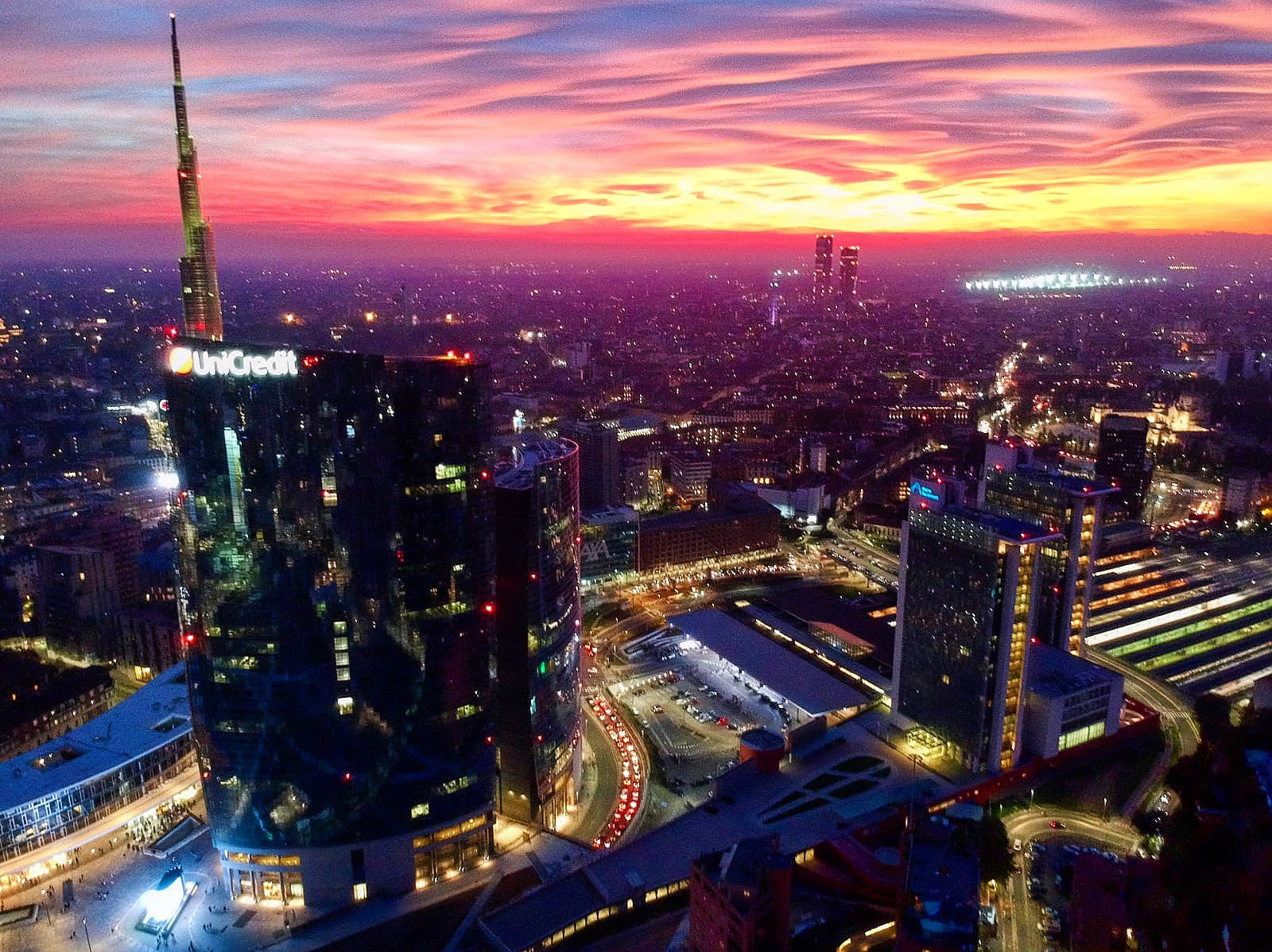 clm32_cola_montano_isola_appartamenti_oak_real_estate_international_aerea_sera